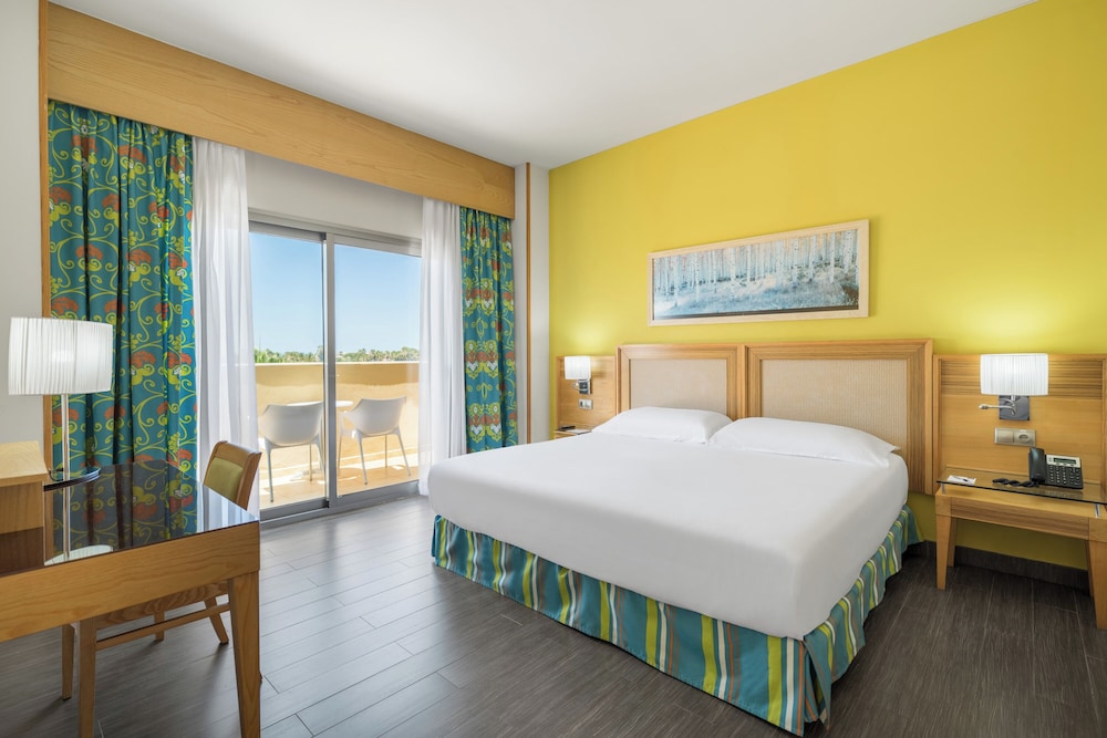Suite Jerez (2 Adultos y 1 Niño)
