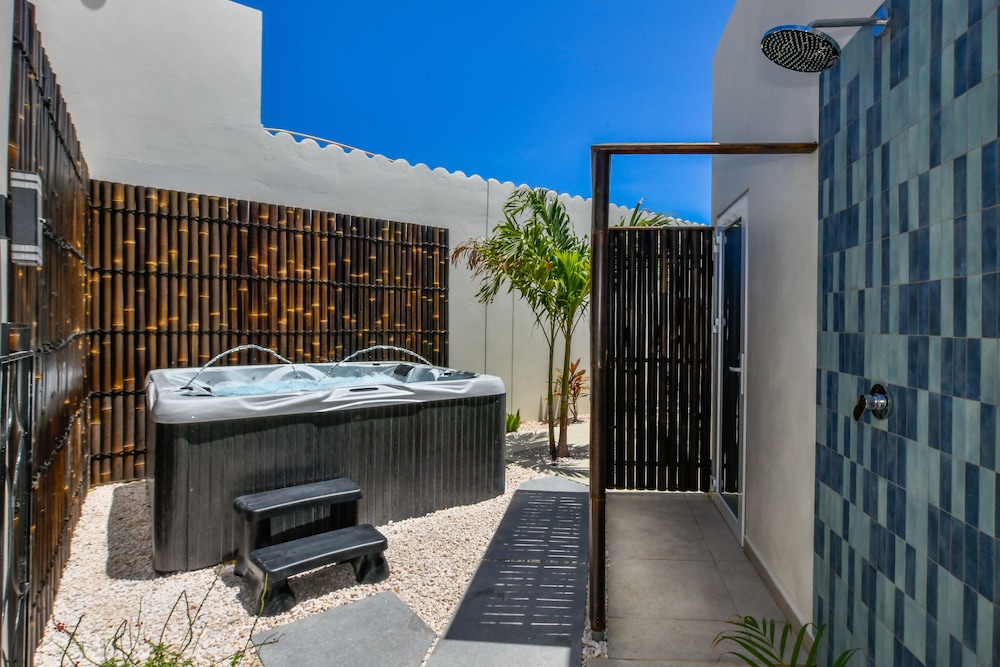 Luxury Villa, 2 Bedroom, Private Pool, Private Hot Tub photo 2