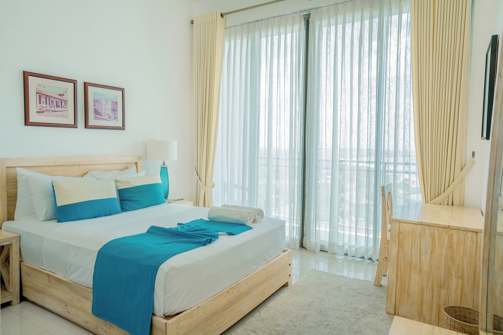 Deluxe Apartment, 2 Bedrooms, Kitchen, Partial Sea View