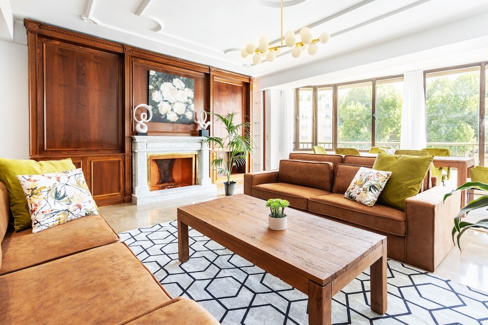 Apartment (3 Bedrooms)