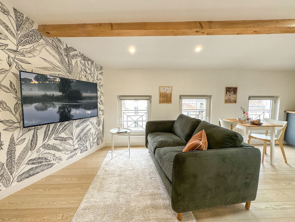 Superior Studio Suite, City View photo 1
