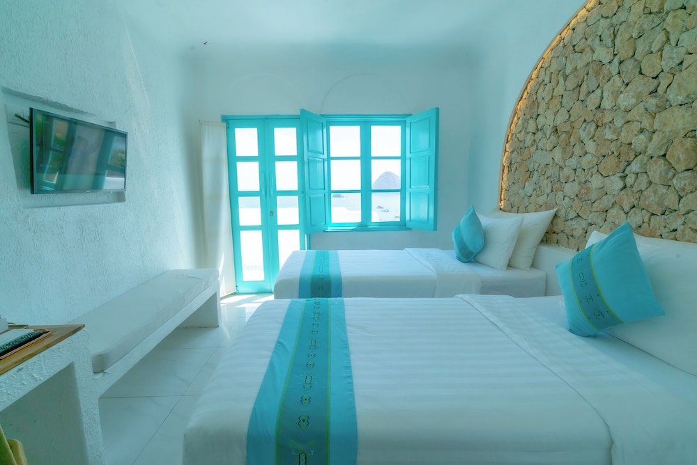 Deluxe Room - Photo 7