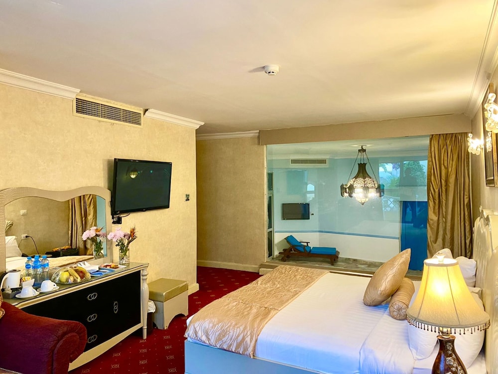 Private Pool 2 Bedrooms Penthouse - Pool Front