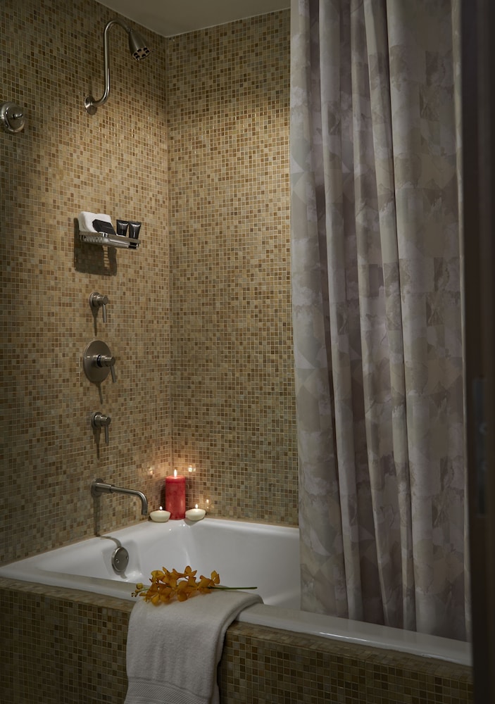 Deluxe Room, 1 King Bed, Pool View - Photo 2