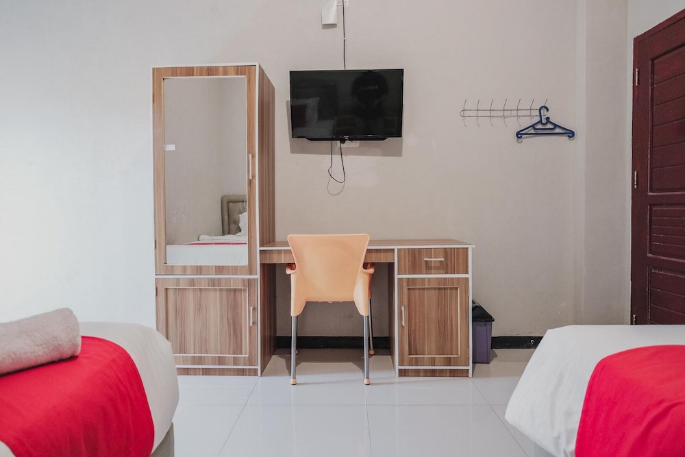 Twin Room (Reddoorz) - Photo 2