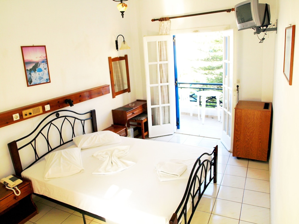 Standard Double or Twin Room - Photo 3