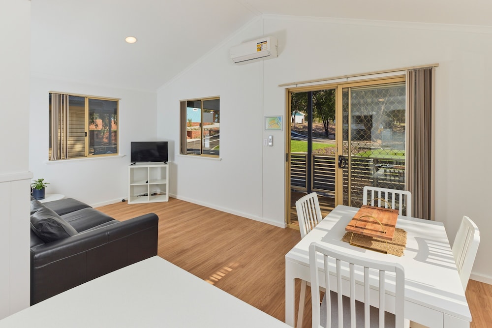 Two Bedroom Pet Friendly Park Cabin