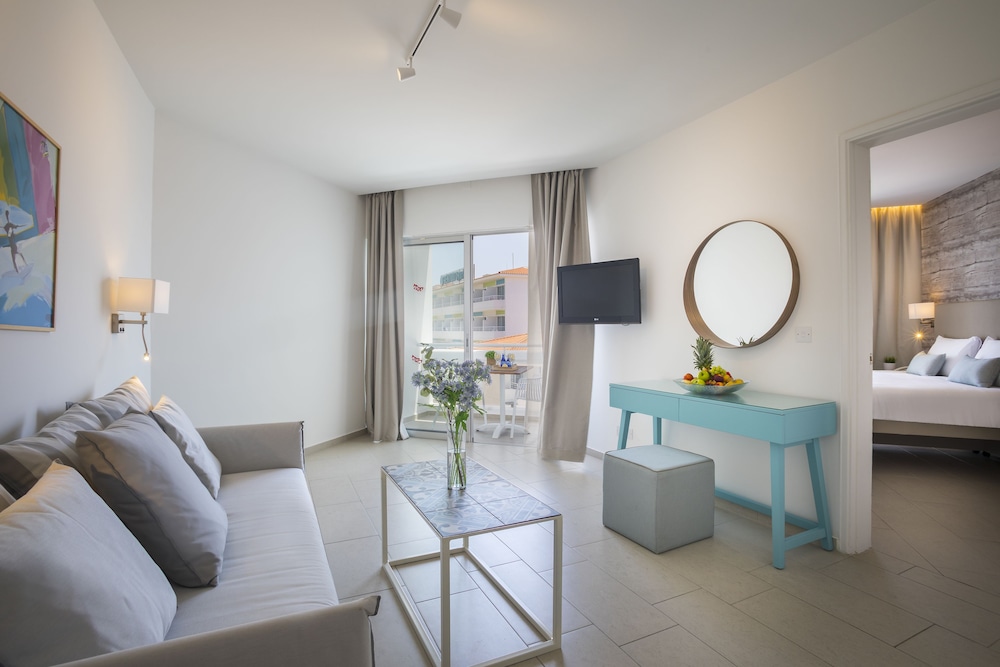 Deluxe Suite, Business Lounge Access (Panoramic Island View)