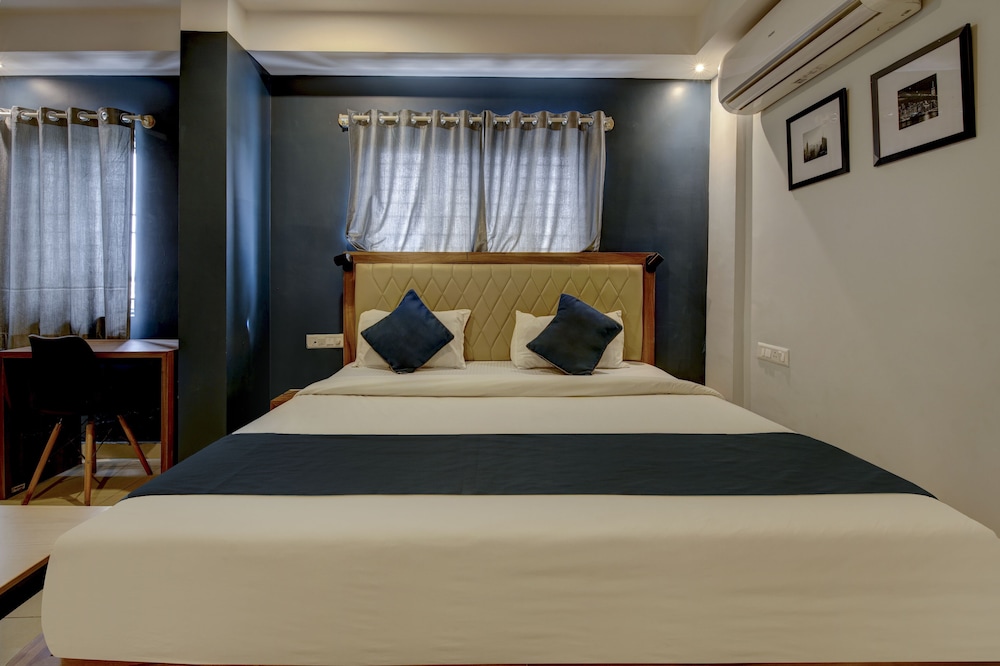 Standard Double Room - Photo 9