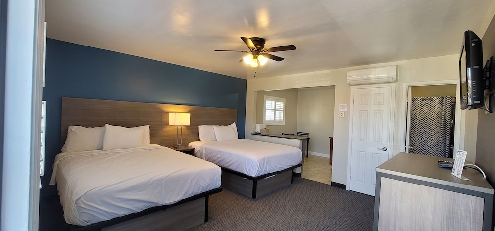 Exclusive Room, 2 Queen Beds photo 2