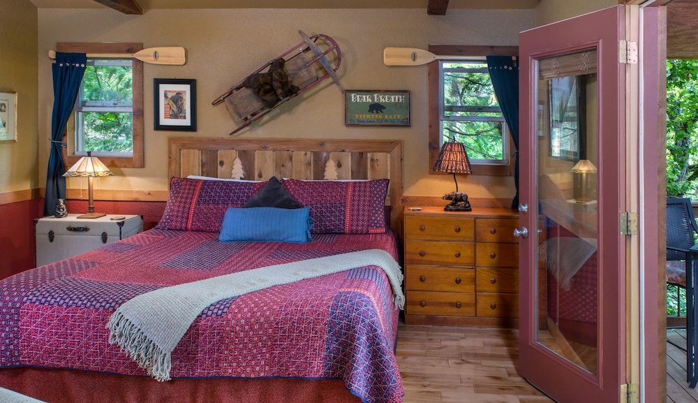 Deluxe Cabin