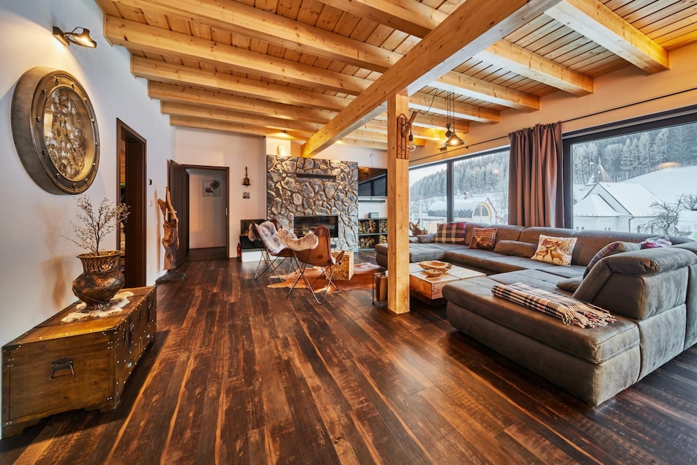 Villa photo 1
