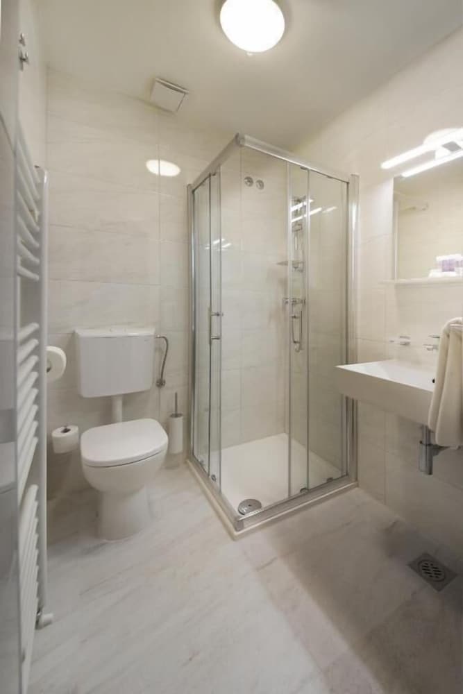 Standard Triple Room photo 3