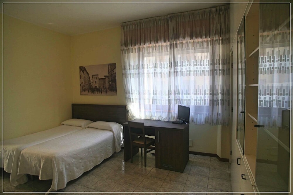 Quadruple Room - Photo 9