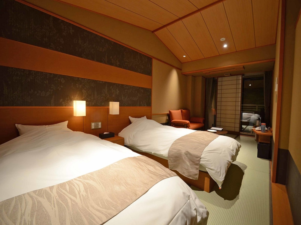 Deluxe Apartment, 3 Bedrooms, Balcony, Beach View