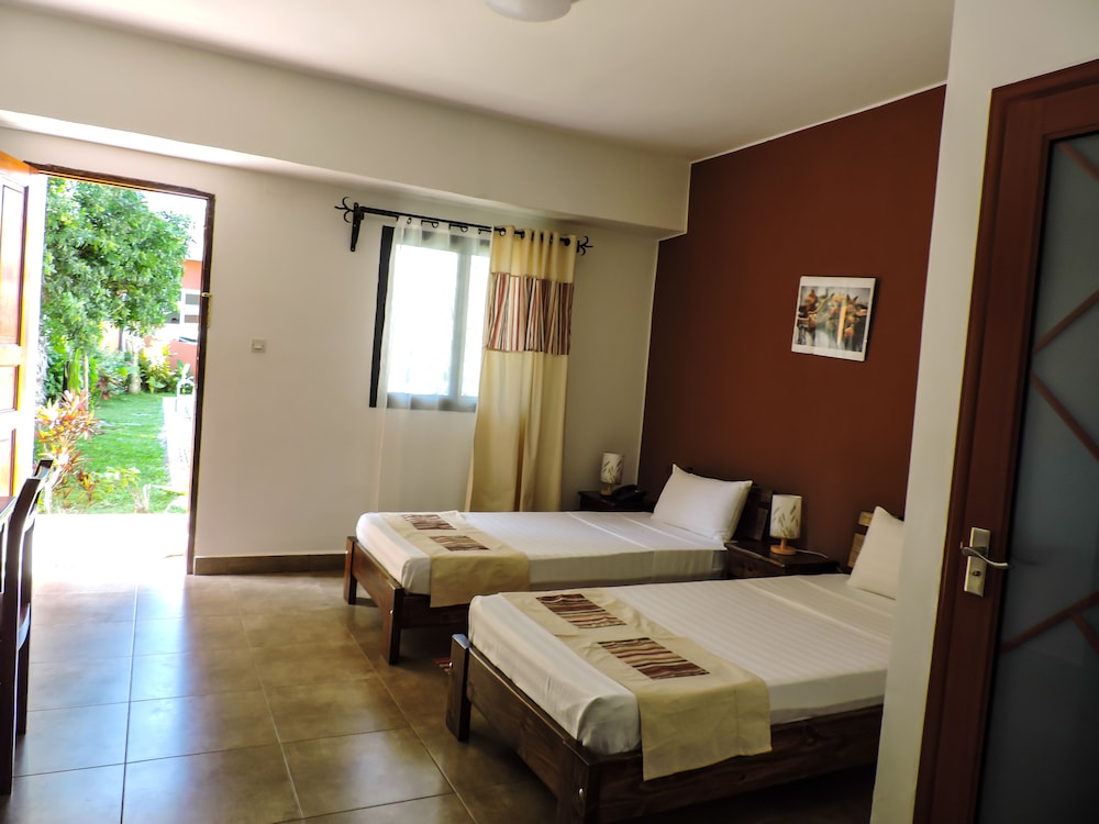 Standard Twin Room, 4 Bedrooms photo 2
