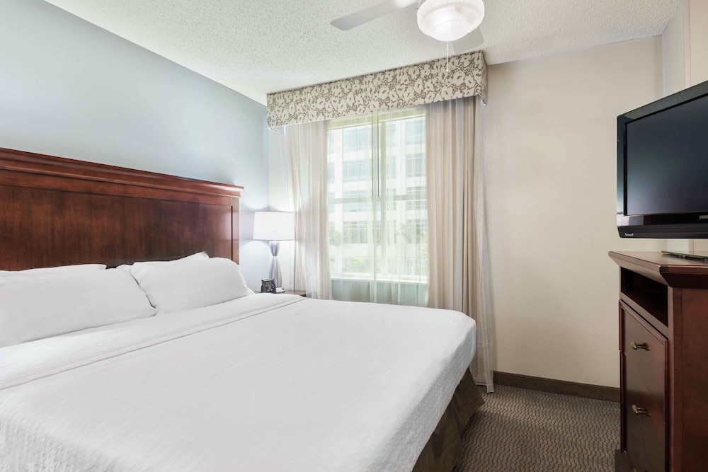 Suite, Accessible, Non Smoking - Photo 2