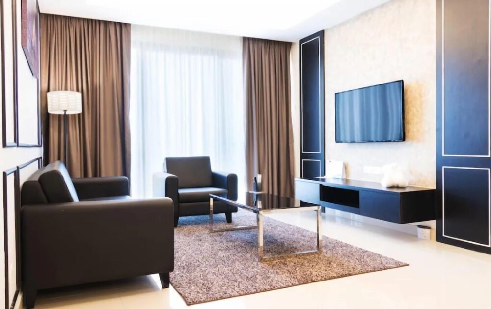 Suite, 3 Bedrooms