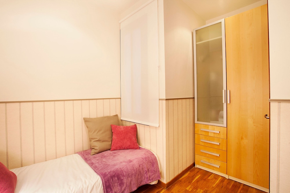 Apartment photo 2