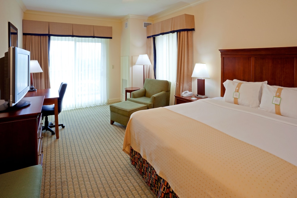 Suite, 1 Bedroom - Photo 3