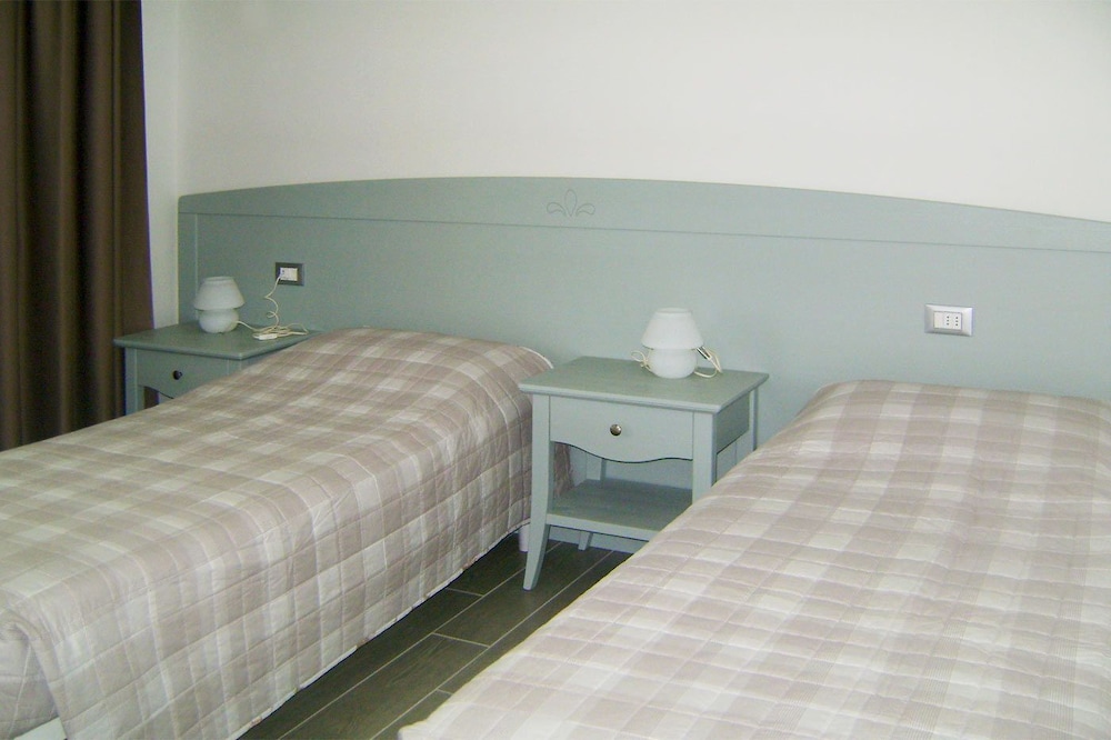 Double or Twin Room, Accessible, Mountain View photo 1