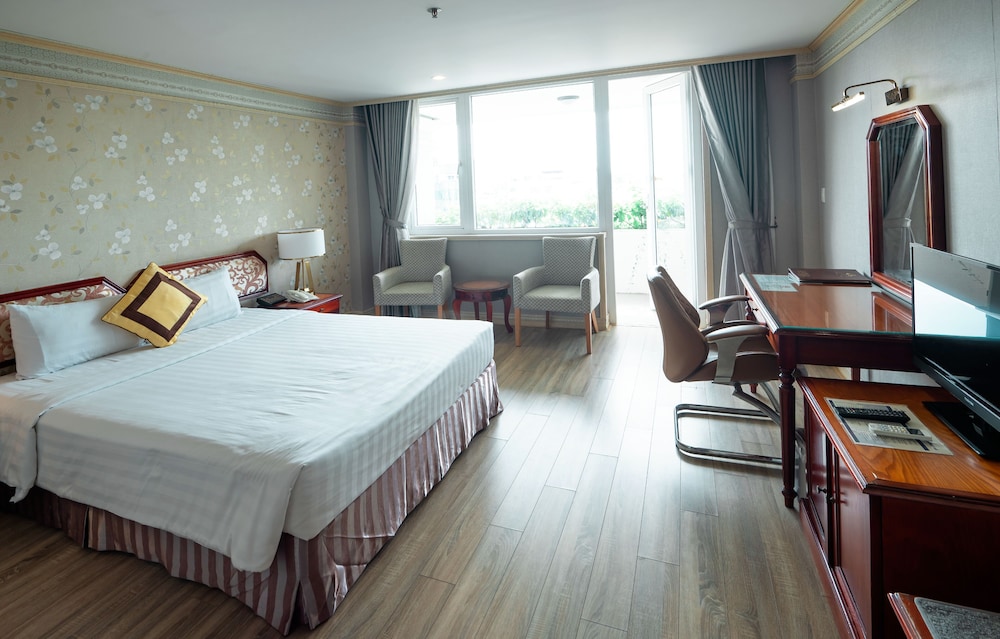 Premium Plus Double or Twin Room photo 3