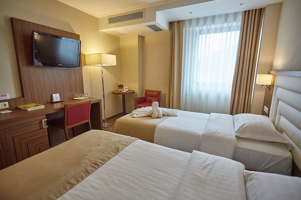 Premier Twin Room - Photo 2