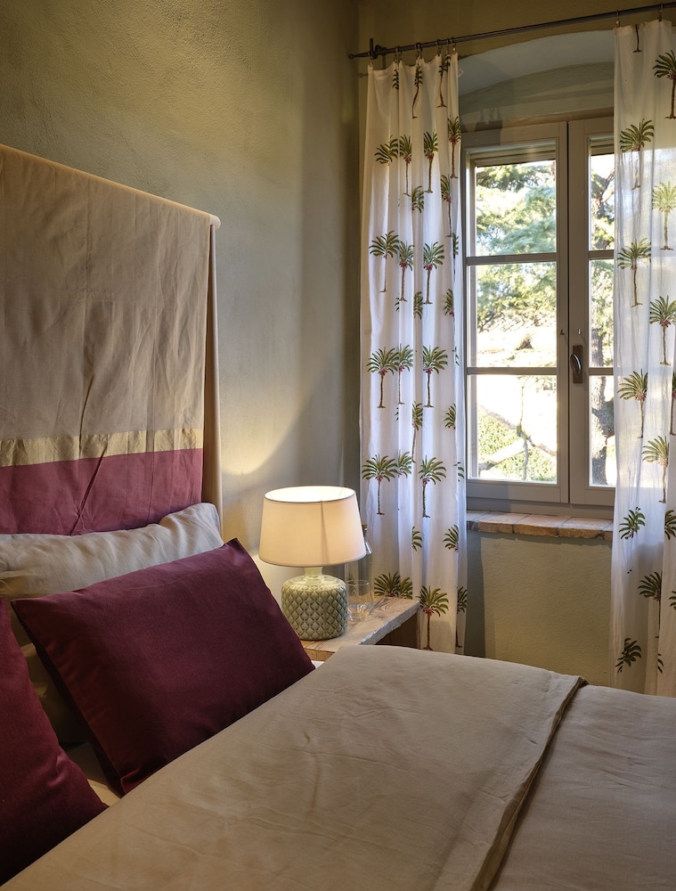Family Quadruple Room, 2 Bedrooms, Garden View photo 3