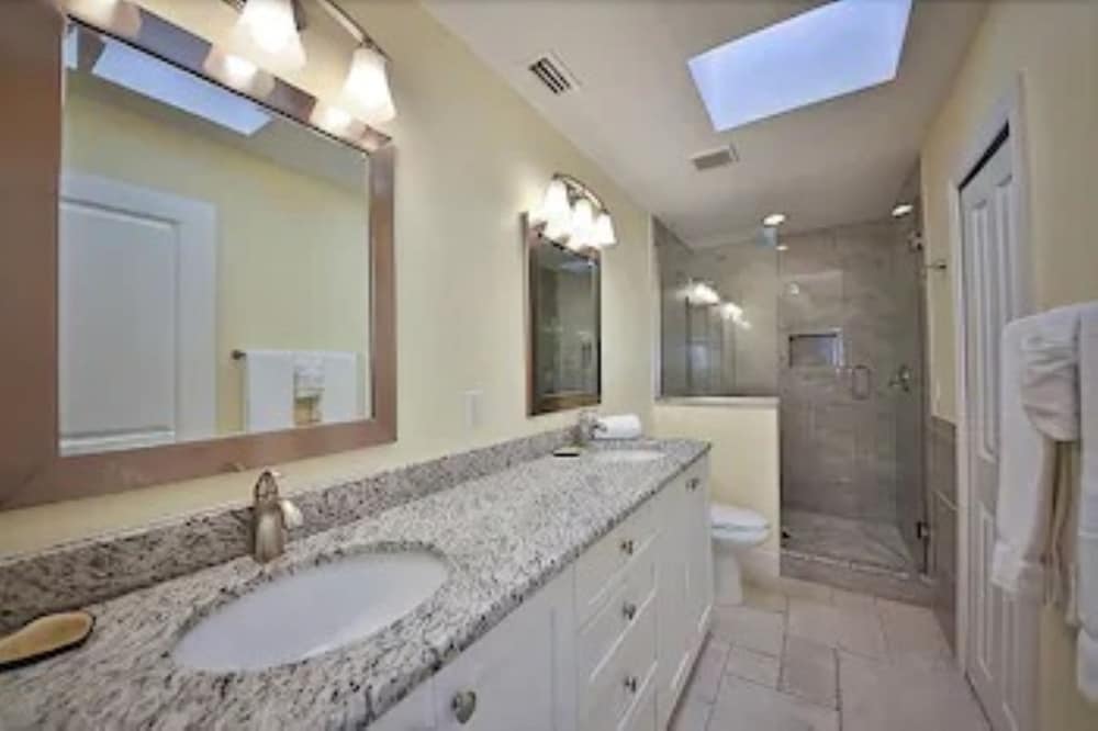 Two Bedroom Beach Villa Standard - Photo 4