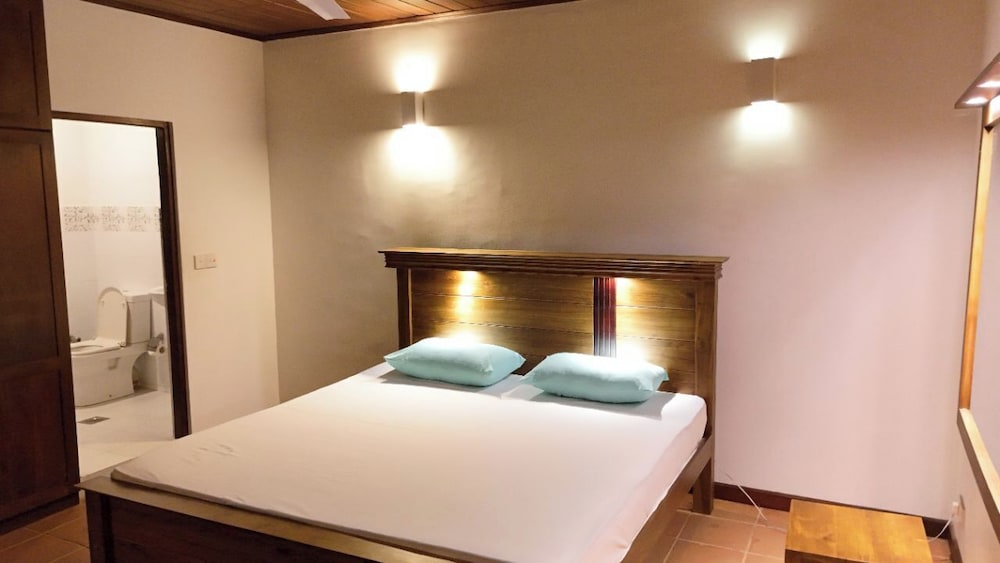 Superior Double or Twin Room, Patio, Lake View