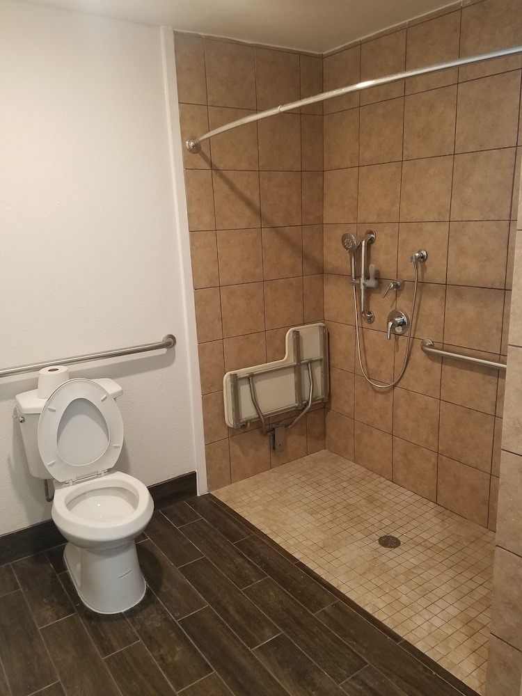 Suite, Accessible, Non Smoking - Photo 7