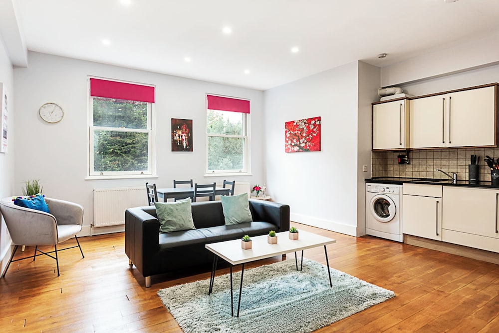 Basic Apartment photo 1