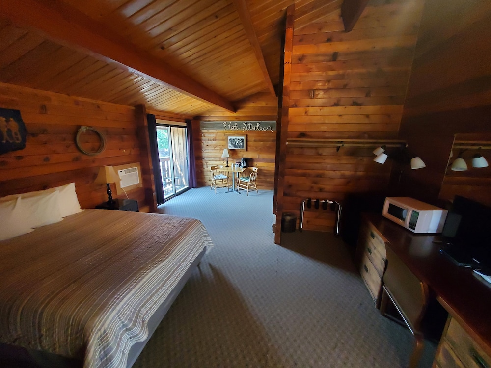Standard Room, 1 Queen Bed