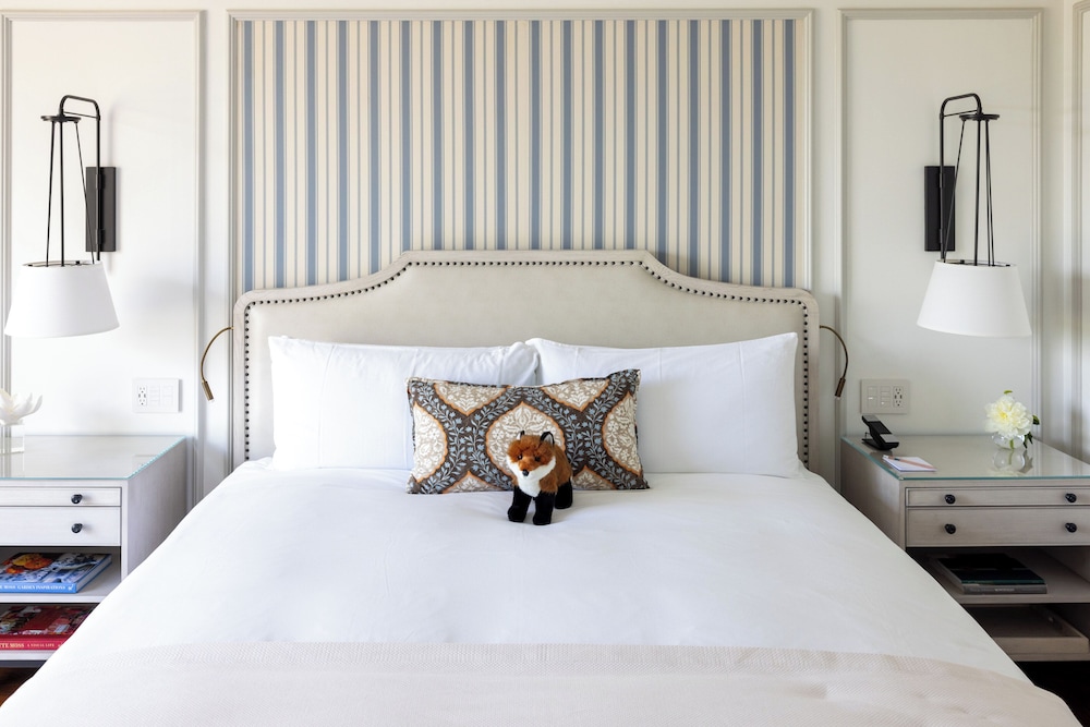 Deluxe Room, 1 King Bed, Balcony (Terrace) photo 2