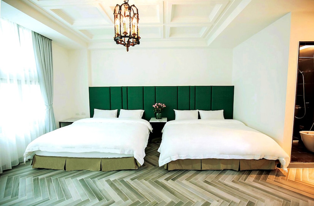 Deluxe Quadruple Room (2A) - Photo 4