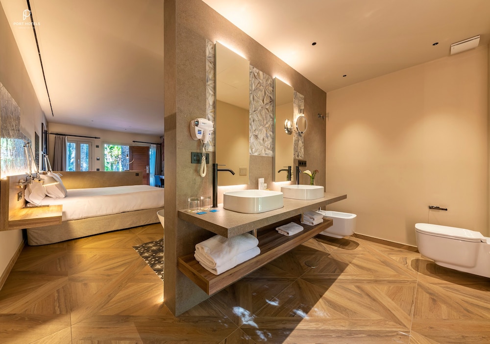 Junior Double Room (2 Adultos)