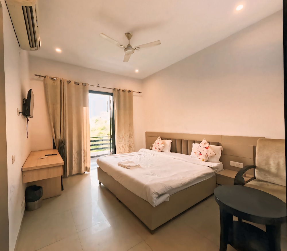 Standard Room, City View