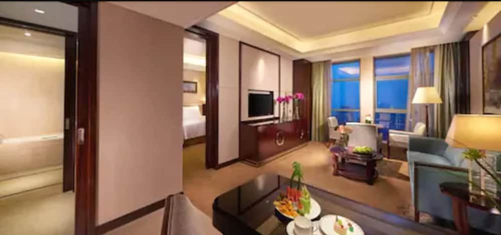 Deluxe Suite photo 2