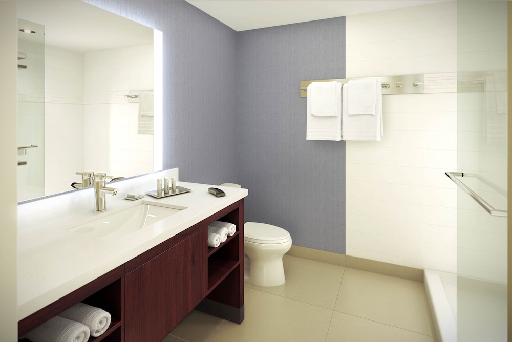 Room, 1 Bedroom (Mobility/Hearing Access, Roll-In Shwr)