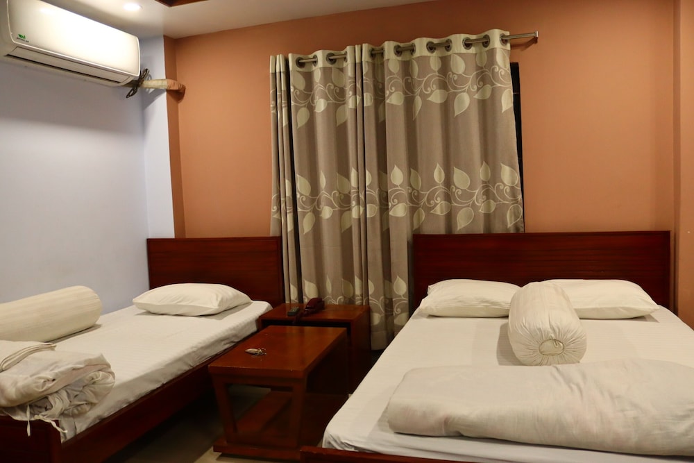 Deluxe Triple Room, City View photo 1