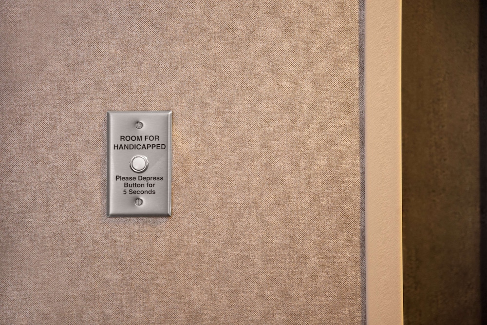 Room, 2 Queen Beds, Accessible, Non Smoking (Roll-in Shower) - Photo 3