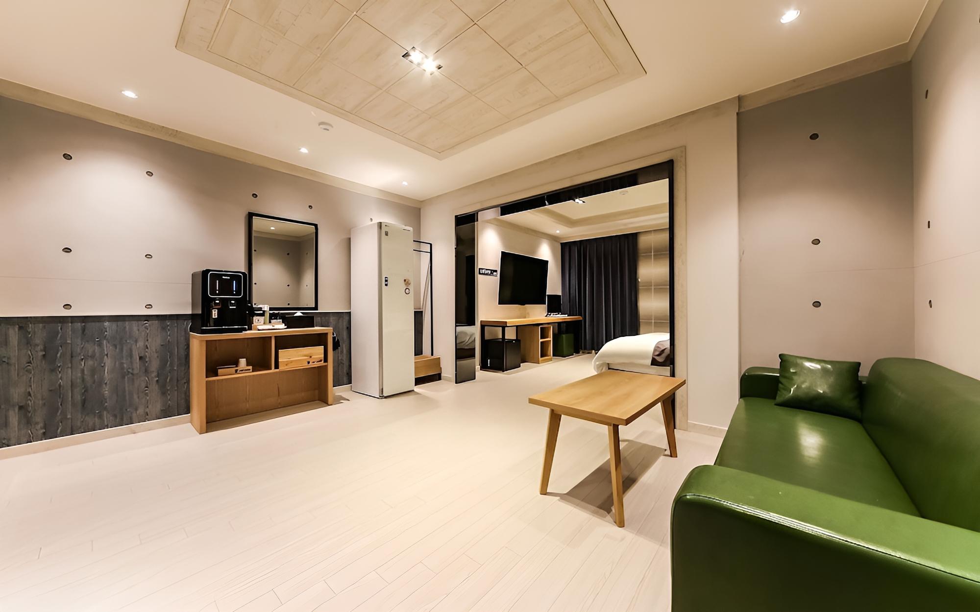 Room (Standard room) - Photo 6