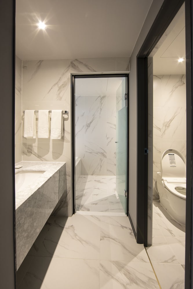 Deluxe Double, City View - Photo 9