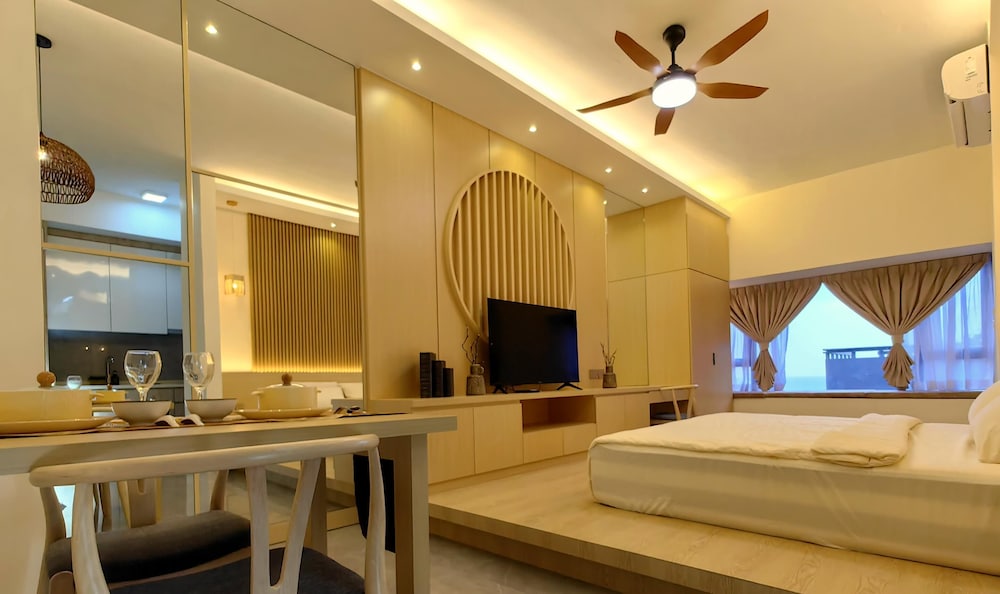 Premium Studio, 1 King Bed, Bathtub