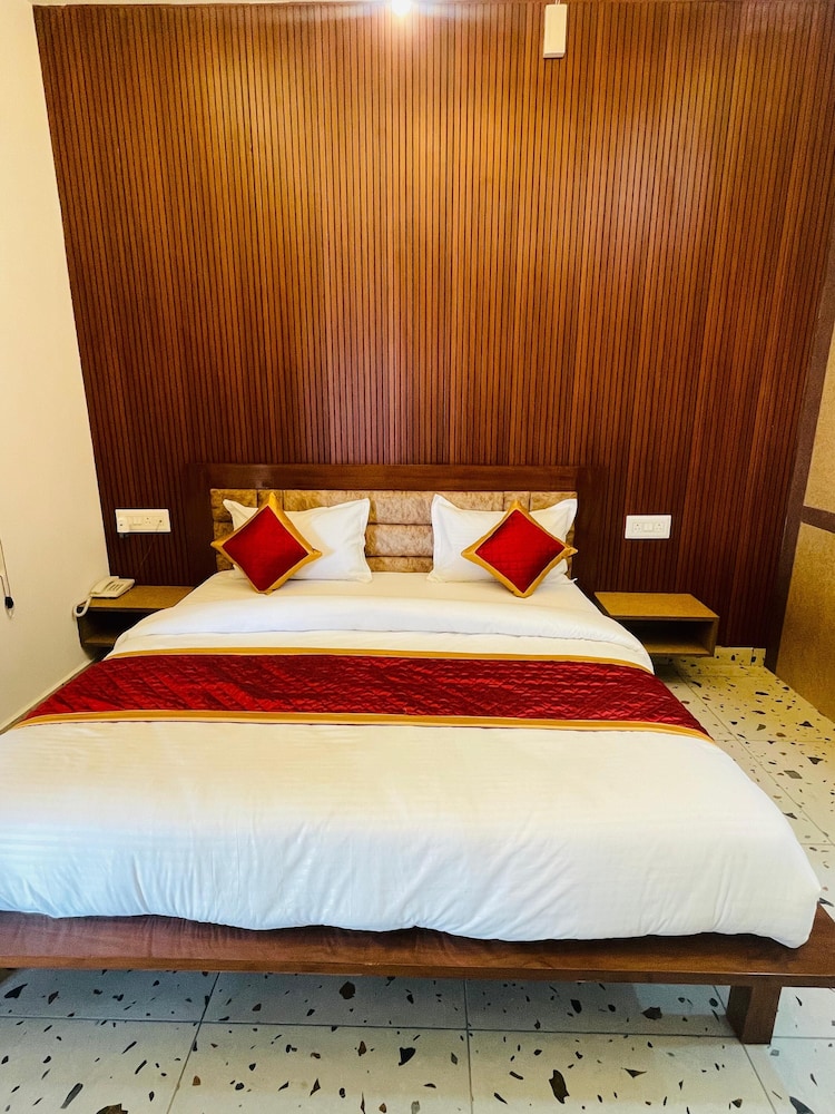 Standard Room photo 2