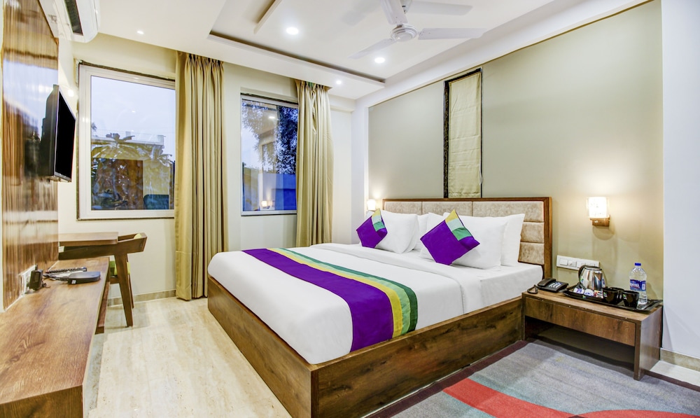 Deluxe Room - Photo 1