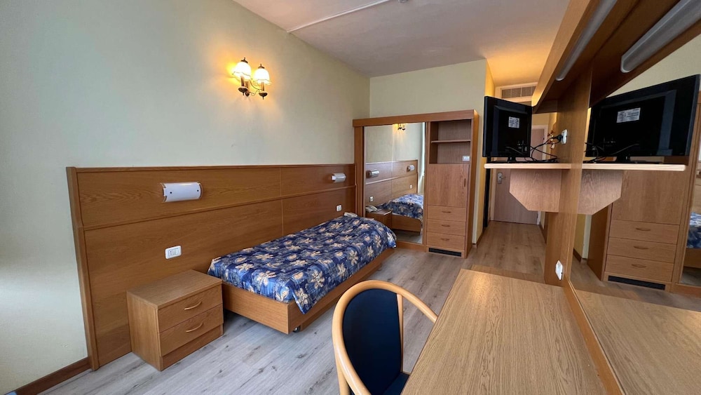 Standard Single Room - Photo 1