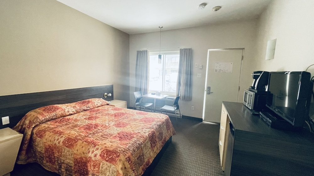 Premium Room, 1 Queen Bed, Non Smoking photo 3