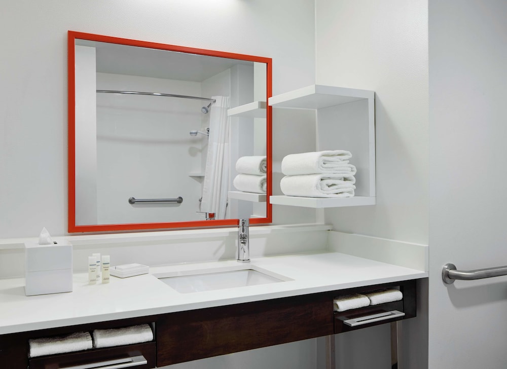 2 Queen Beds Accessible, Tub