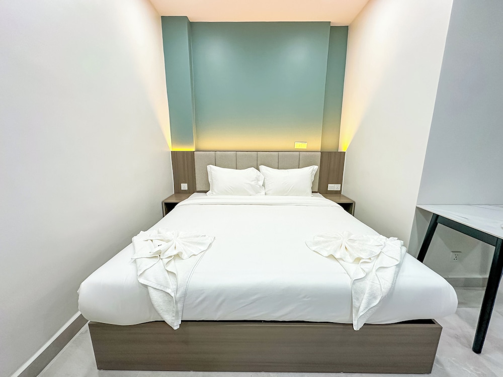Superior Double Room, Balcony, City View - Photo 2